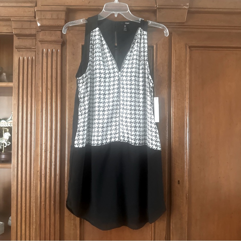 NWT Aqua Sz Small shift dress.  So cute